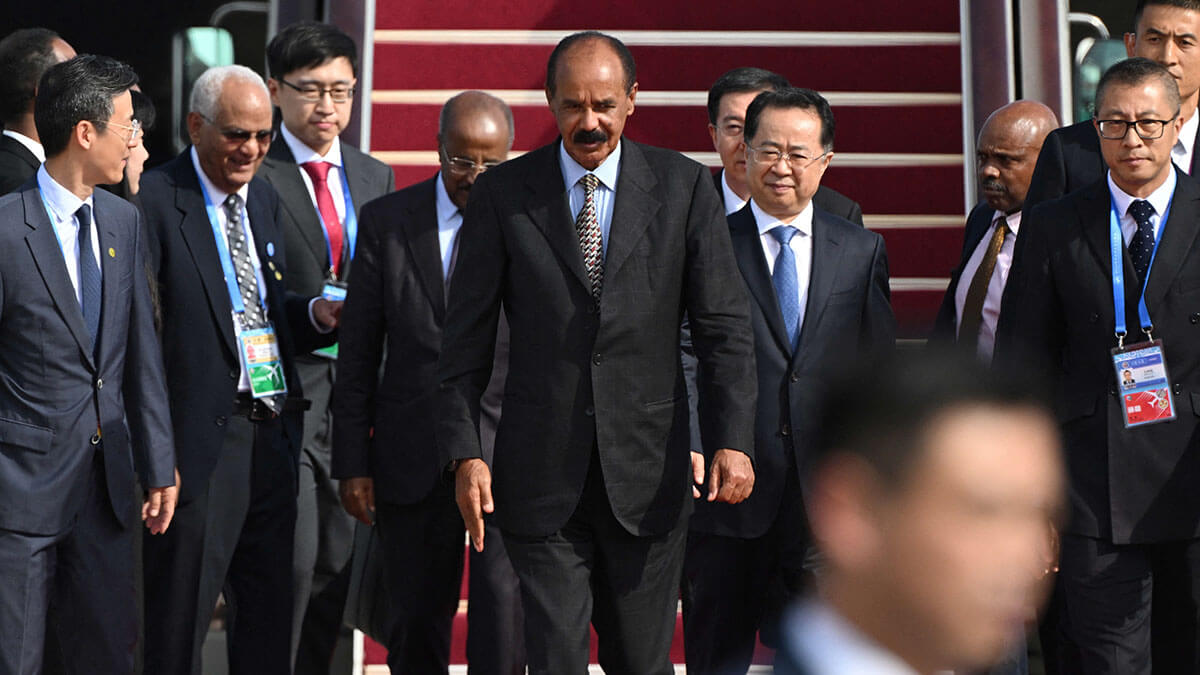 El presidente de Eritrea, Isaias Afwerki, llega al aeropuerto de Pekín Capital antes del Foro de Cooperación China-África (FOCAC), el 1 de septiembre de 2024 - REUTERS/GREG BAKER