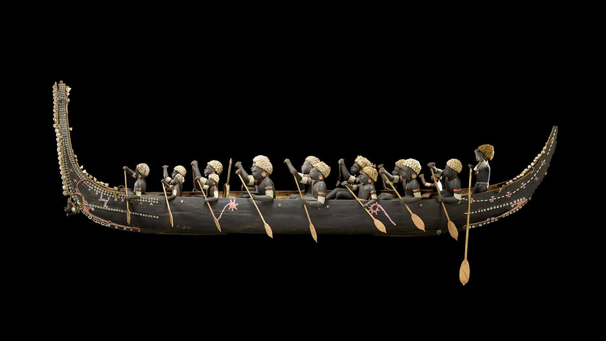 Ango. Maqueta de tomoko (canoa Bélica) de Roviana, Islas Salomón. 1900-1920. Madera y concha - PHOTO/The Trustess of the British Museum