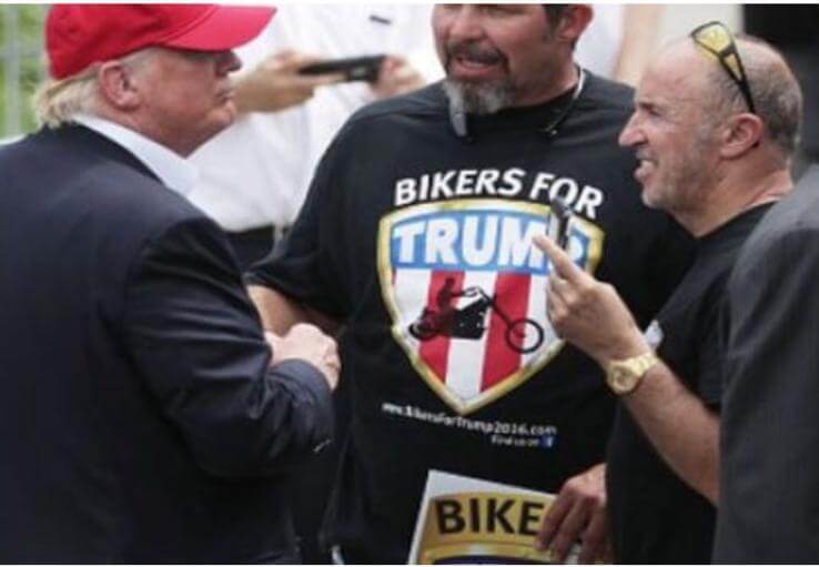 <p>George G. Lombardi con Donald Trump en un mitin de campaña - PHOTO/REDES SOCIALES </p>