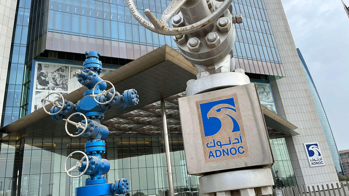 <p>Sede de la petrolera estatal de los Emiratos Árabes Unidos ADNOC en Dubai - AFP/ GIUSEPPE CACACE</p>
