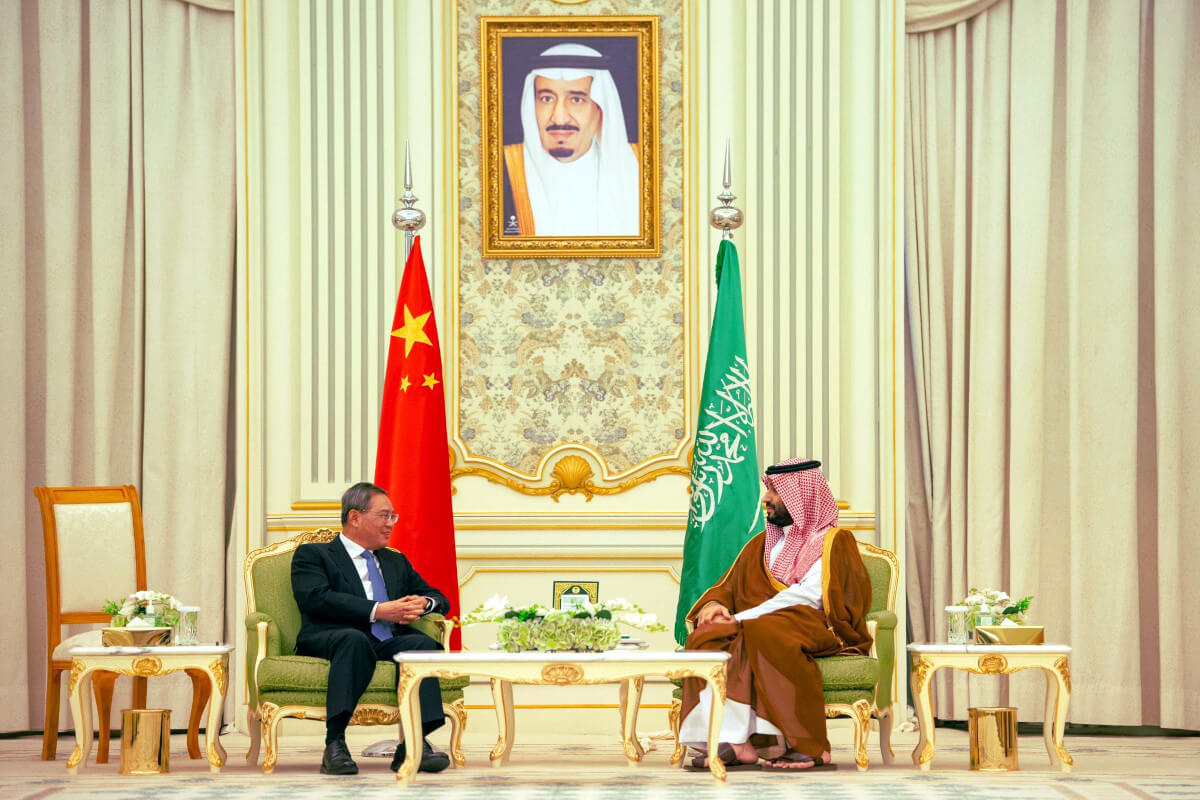 Su Alteza Real el príncipe heredero Mohamed bin Salman y el primer ministro del Consejo de Estado de la República Popular China, Su Excelencia Li Qiang, mantienen una sesión oficial de conversaciones – PHOTO/REDES SOCIALES