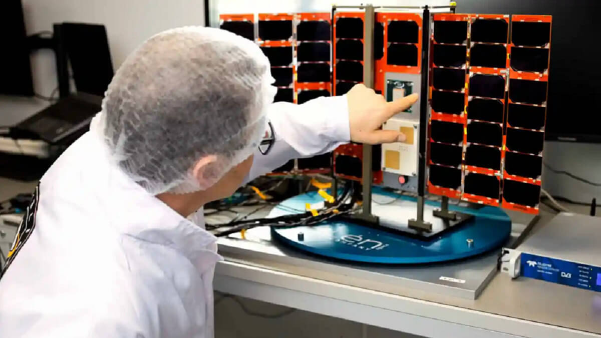 La constelación IoT de Sateliot ya tiene cuatro satélites en órbita y para finales de 2025 pretende contar con la constelación completa para poder prestar servicios completos a sus numerosos clientes - PHOTO/Sateliot