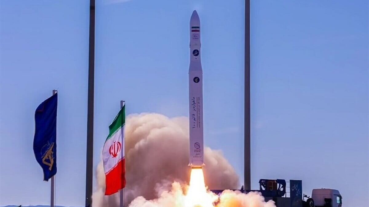 El cohete Qaem-100 de Irán ha logrado posicionar un satélite de menos de 100 kilos a 750 kilómetros de altura, todo un logro para la industria espacial del país - PHOTO/Irán Space Agency