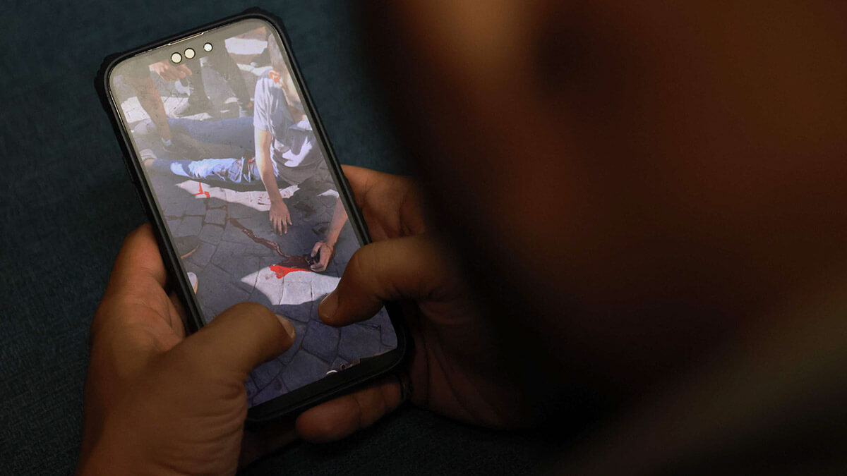 <p>Cientos de personas resultaron heridas cuando los dispositivos buscapersonas de los miembros de Hezbollah explotaron simultáneamente en todo el Líbano el 17 de septiembre - AFP/ JOSEPH EID </p>