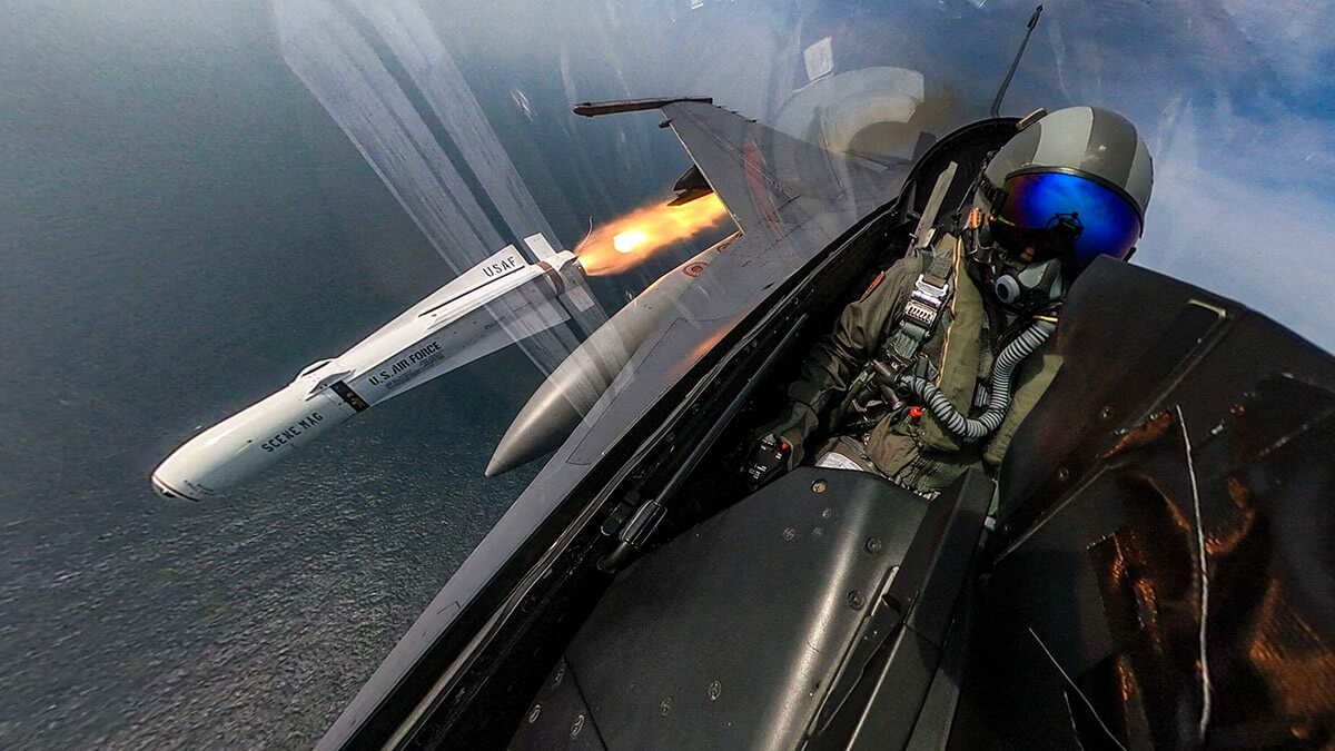 Un F-16 disparando un misil - PHOTO/AGENCIA DE NOTICIAS MILITARES DE TAIWÁN