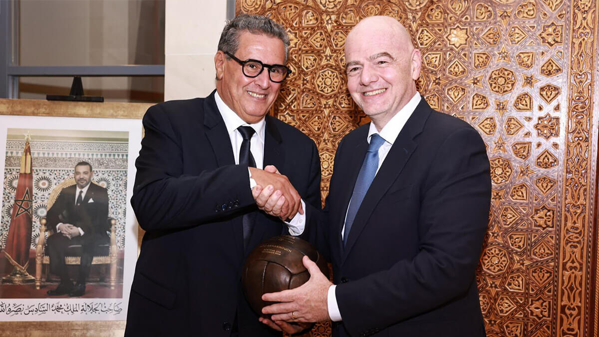 <p>Aziz Akhannouch, primer ministro de Marruecos, se reunió con el presidente de la Federación Internacional de Fútbol Asociación (FIFA), Gianni Infantino, para hacer un balance del estado de los preparativos para el Mundial 2030 - PHOTO/REDES SOCIALES </p>