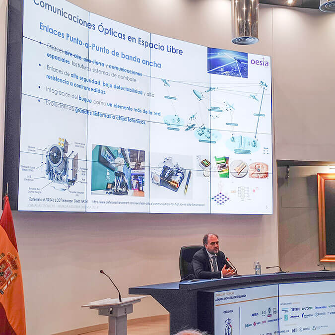 Las tecnologías fotónicas ofrecen sensores de mayor precisión y velocidad, así sistemas de comunicaciones más seguros, expone Miguel Angel Piqueras, director técnico de Espacio y Fotónica de Oesia - PHOTO/JPons