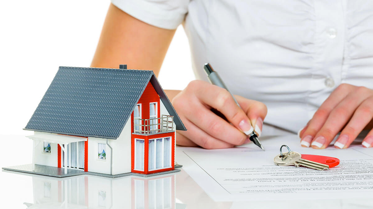 Los ciudadanos extranjeros realizaron el 14,8 % de las operaciones de compraventa inmobiliaria en el segundo trimestre de 2024 - PHOTO/ https://depositphotos.com/es/?/