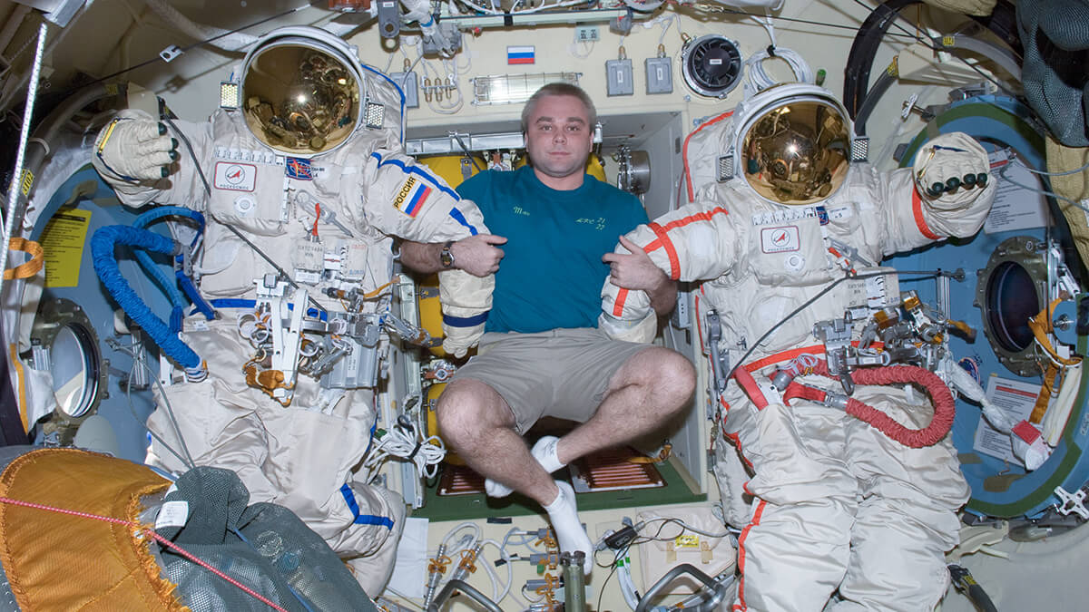 Las escafandras chinas Feitian que hasta ahora utilizan los astronautas chinos son una evolución de las rusas Orlan, que en la imagen muestra Maxim Suraev, cosmonauta de Roscosmos - PHOTO/Roscosmos