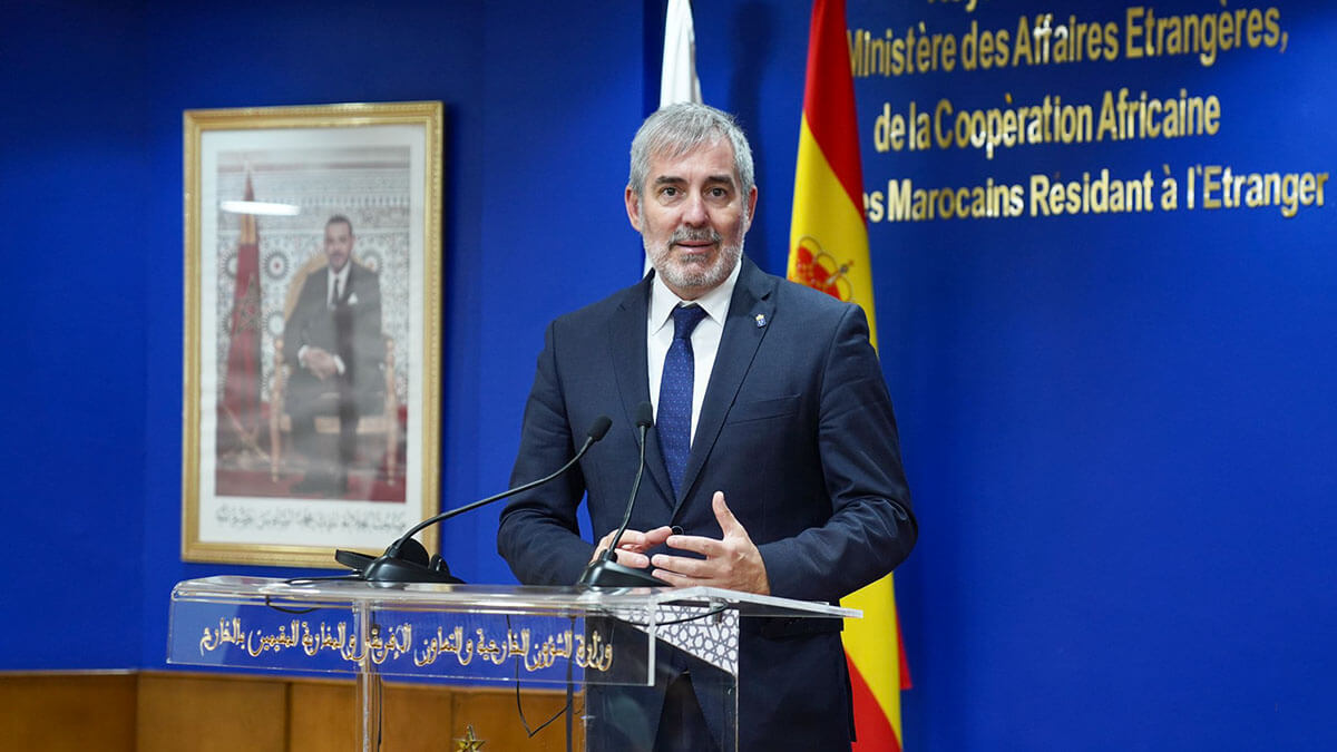 El presidente canario, Fernando Clavijo, durante la rueda de prensa - PHOTO/ @FClavijoBatlle