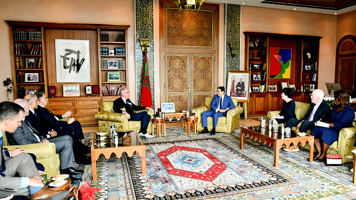 Nasser Bourita, ministro de Asuntos Exteriores de Marruecos, y Jerry Morin, senador de Estados Unidos reunidos en Rabat, Marruecos - PHOTO/REDES SOCIALES
