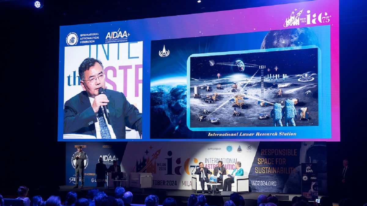 El número dos de la Agencia espacial de China, el ingeniero jefe Li Guoping, ha puesto el acento en la futura Estación Internacional de Investigación Lunar, iniciativa chino-ruso en la que asegura que hay inscritos 15 países - PHOTO/Iafastro-IAC 2024