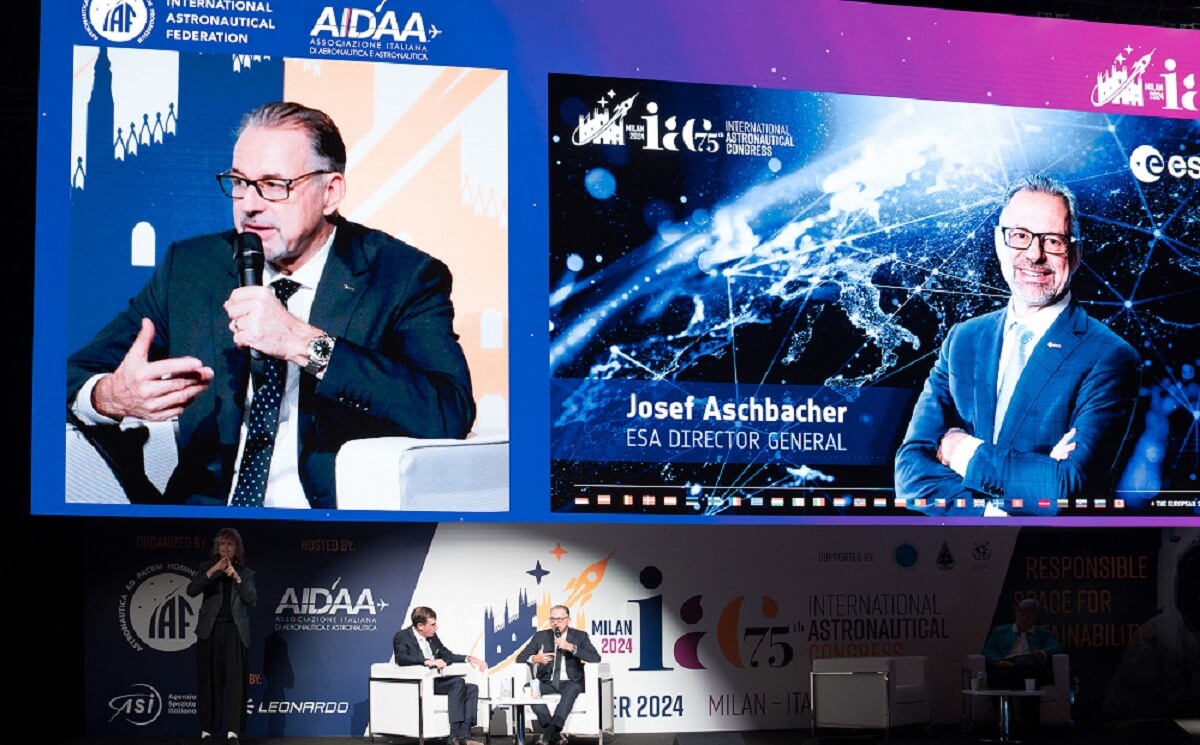 El máximo responsable de la ESA ha conseguido que más de un centenar de organizaciones y empresas hayan suscrito la Carta Cero Residuos para mitigar el crecimiento de los desechos alrededor de la Tierra - PHOTO/Iafastro-IAC 2024
