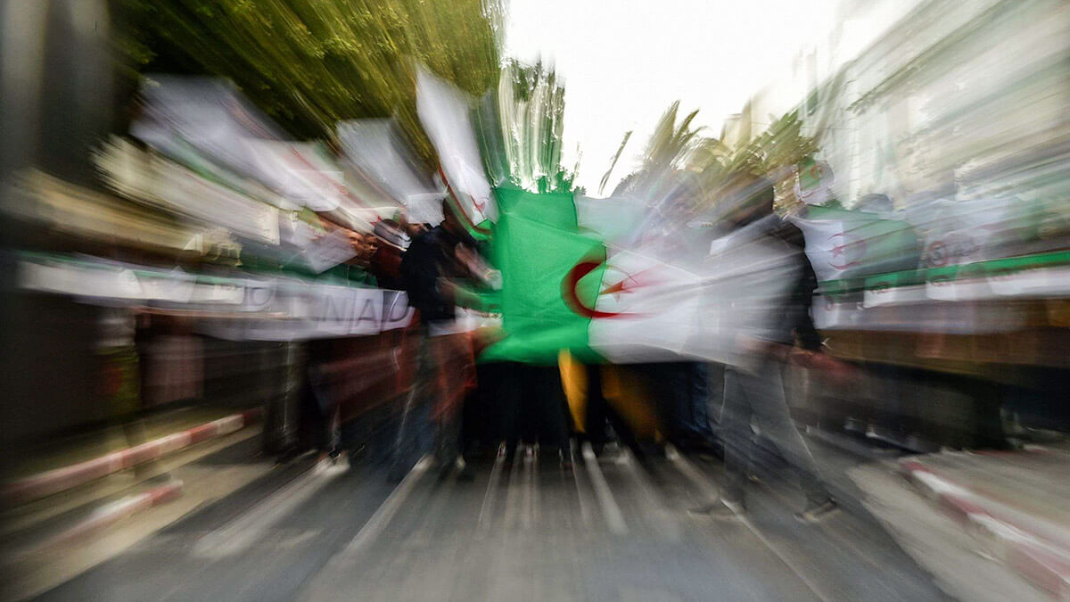 Los estudiantes de medicina de Argelia han vuelto a salir a las calles para protestar contra el acuerdo alcanzado entre los representantes estudiantiles  y el ministro de Educación Superior - AFP/ RYAD KRAMDI 