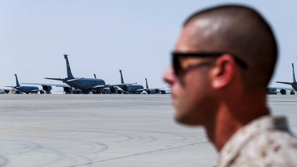 <p>Aviones de la Fuerza Aérea de Estados Unidos, que se utilizaron para evacuar a personas de Afganistán, se ven en la base aérea de Al Udeid en Doha, Qatar, 4 de septiembre de 2021 - REUTERS/Hamad I Mohammed</p>