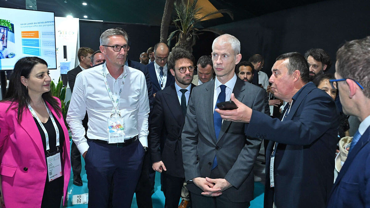 <p>El viceministro francés de Comercio Exterior, Francofonía y Franceses en el Extranjero, Franck Riester (3º Derecha), asiste a la feria GITEX Africa Tech and Startup en Marrakech, el 30 de mayo de 2024 - PHOTO/AFP </p>