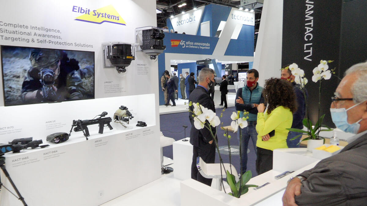 <p>Elbit Systems es uno de los principales fabricantes de sistemas de armas, drones y equipos electrónicos de Israel y junto con Escribano y Rheinmetall Expal desarrollan el sistema lanzacohetes SILAM para el Ejército español - PHOTO/JPons</p>