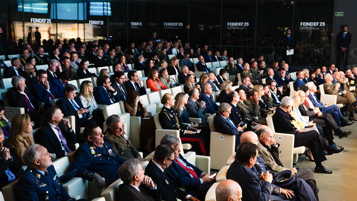 <p>La presentación de FEINDEF 25 reunió en Madrid a altos cargos de los ministerios de Defensa e Industria, altos mandos militares, directivos de la industria nacional y agregados de defensa, navales y aéreos acreditados en España - PHOTO/FEINDEF</p>