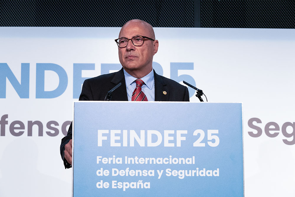 Angel Olivares, presidente de la Fundación FEINDEF y ex secretario de Estado de Defensa dijo que FEINDEF 25 no puede acoger en su seno a empresas con un pabellón nacional que viola gravemente el derecho internacional - PHOTO/Helene Gicquel-RED