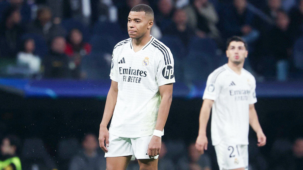 <p>El delantero francés del Real Madrid Kylian Mbappé durante el partido de fútbol de la jornada 4 de la fase de liga de la UEFA Champions League entre el Real Madrid CF y el AC Milan en el estadio Santiago Bernabéu en Madrid el 5 de noviembre de 2024 - AFP/OSCAR DEL POZO </p>
