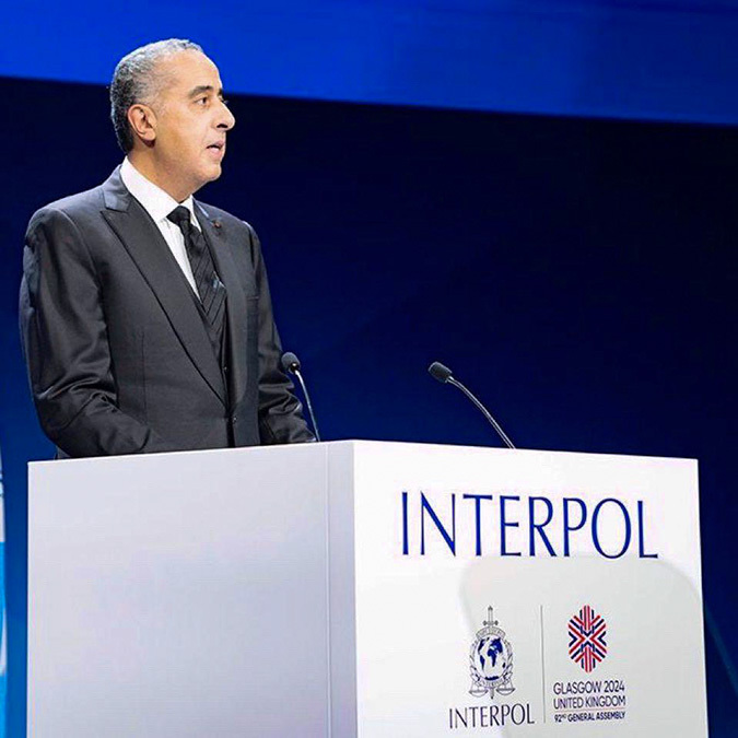 El director general de Seguridad Nacional y Vigilancia Territorial pronuncia un discurso durante la sesión de clausura de la 92 Asamblea General de la Organización Internacional de Policía Criminal, Interpol, que tuvo como sede la ciudad de Glasgow, Reino Unido - PHOTO/@DGSN_MAROC</p>