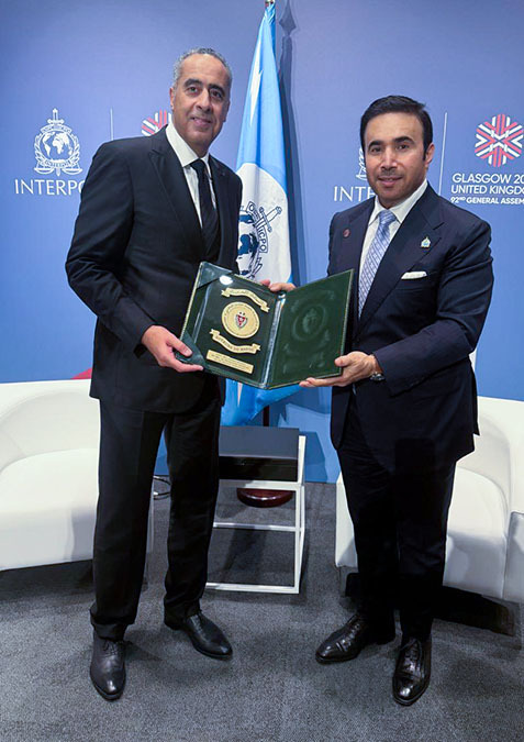 <p>Abdellatif Hammouchi, director general de Seguridad Nacional y Vigilancia Territorial, con Ahmed Naser Al-Raisi, presidente de Interpol, al margen de la 92ª Asamblea General de Interpol - PHOTO/@DGSN_MAROC</p>