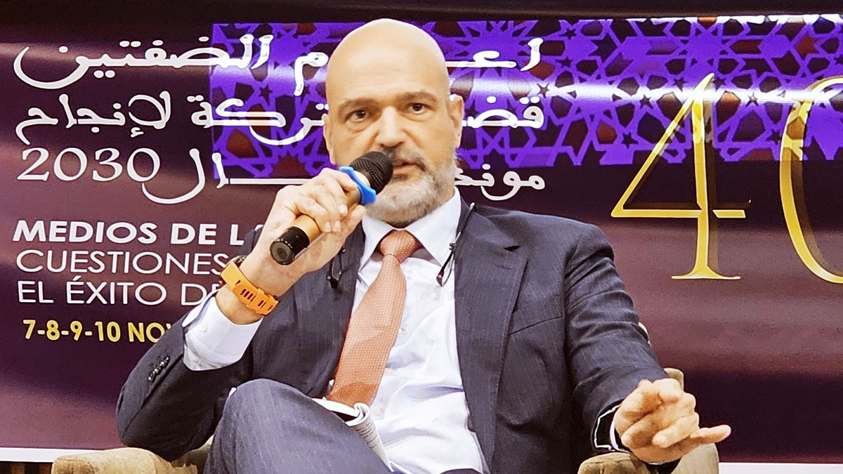 <p>Samuel Morales durante su ponencia en el congreso - PHOTO/@APCGinfo </p>