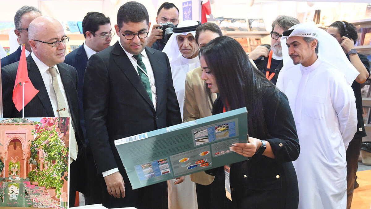 El ministro de Juventud, Cultura y Comunicación visitó y saludó a los distintos editores marroquíes que participan en la SIBF - PHOTO/ANTONIA CORTÉS