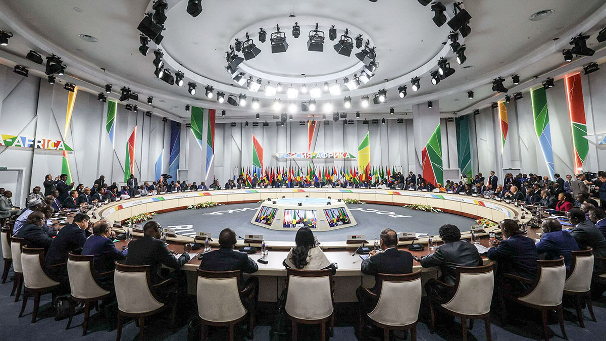 Miembros de las delegaciones asisten al foro de asociación Rusia-África en la Universidad Sirius en Sochi el 10 de noviembre de 2024 - PHOTO/AFP