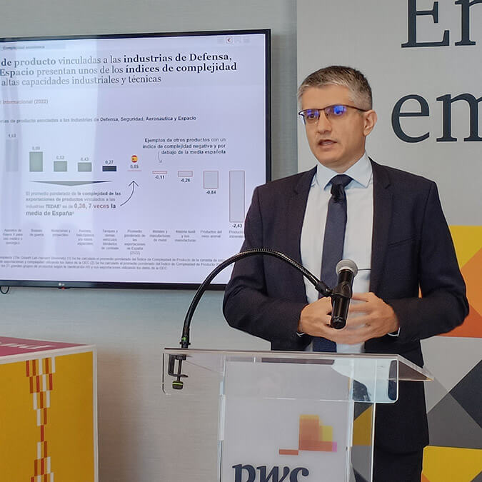 El socio de PwC responsable del informe, Jordi Esteve, recoge en su informe que la facturación conjunta de los cuatro sectores que engloba TEDAE alcanzó en 2023 un total de 13.900 millones de euros, un 14,5 % más que en 2022 - PHOTO/JPons