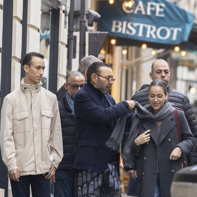 El rey de Marruecos, Mohamed VI, junto a sus hijos, el príncipe heredero Moulay Hassan y la princesa Lalla Khadija - PHOTO/CEDIDA