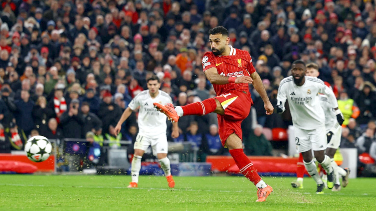 Mohamed Salah, jugador del Liverpool, tirando un penalti en el encuentro entre Real Madrid y el Liverpool - PHOTO/REUTERS/MOLLY DARLINGTON