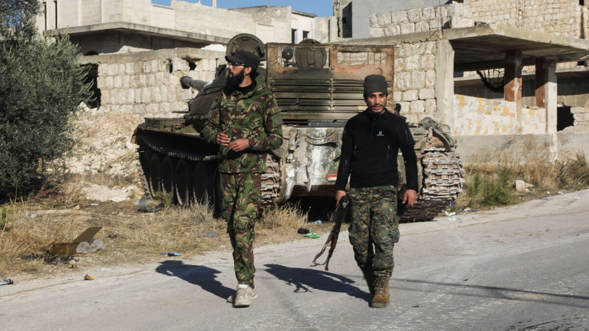 Combatientes rebeldes en la provincia de Idlib, Siria - PHOTO/Reuters/Mahmoud Hassanoarabicphoto