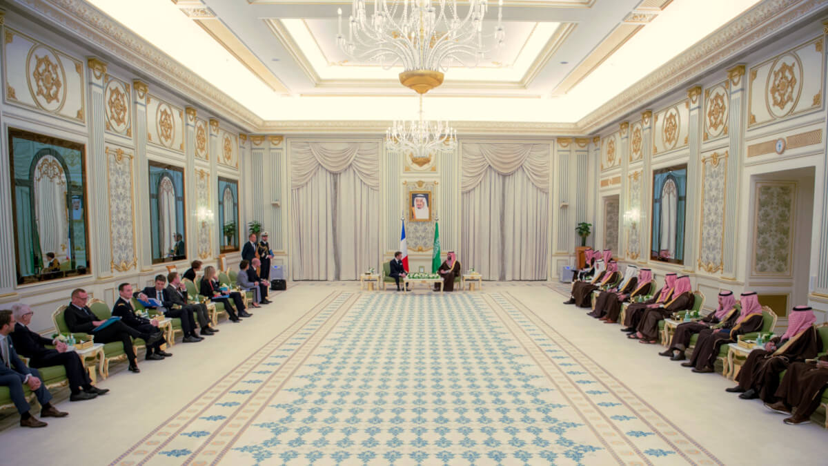 Comitiva francesa y saudí en el Palacio Al-Yamamah de Riad - PHOTO/@Spa_Eng