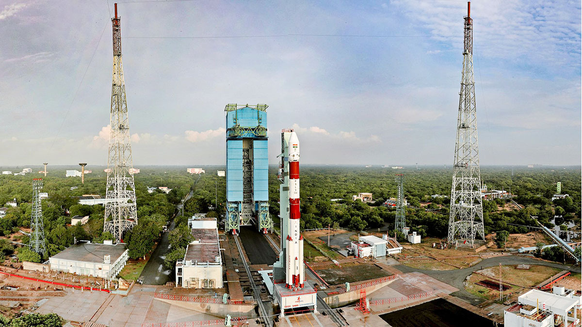 Cuarta potencia espacial, la Organización de Investigación Espacial de India ha desarrollado toda una familia de cohetes domésticos, uno de los cuales es el PSLV, en imagen en su rampa de despegue - PHOTO/ISRO 