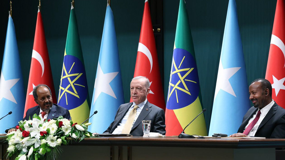 El primer ministro de Etiopía, Abiy Ahmed, el presidente de Somalia, Hassan Sheikh Mohamud, y el presidente de la República de Turquía, Recep Tayyip Erdogan - PHOTO/Presidencia de la República de Turquía