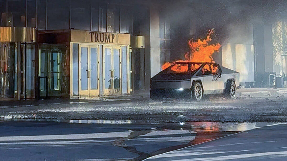 <p>Un Tesla Cybertruck después de que explotara cerca del Trump International Hotel Las Vegas - PHOTO/ Alcides Antunes/via REUTERS<br />
</p>