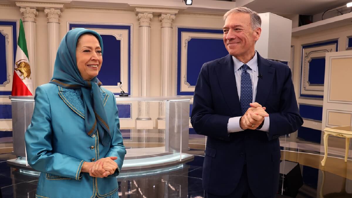 Maryam Rajavi y Mike Pompeo
