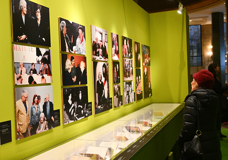 Una galería de fotos con otros escritores y personajes cierra la muestra - PHOTO/ANTONIA CORTÉS