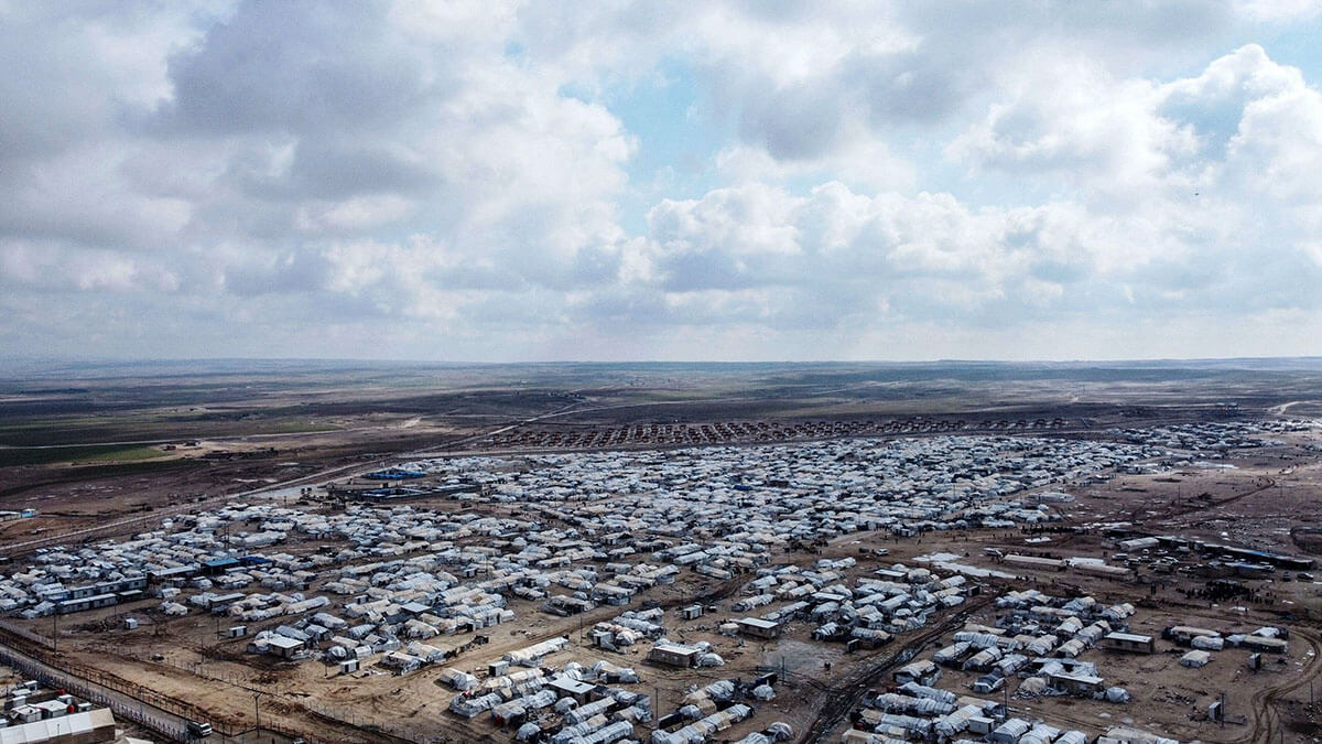 <p>Esta fotografía aérea tomada el 27 de enero de 2024 muestra una vista del campamento de Al-Hol en la Gobernación de Al-Hasakah, en el noreste de Siria. El campamento de Al-Hol es el más grande de los dos que hay en el noreste de Siria y que albergan a las familias de los combatientes del Daesh - PHOTO/ARCHIVO</p>