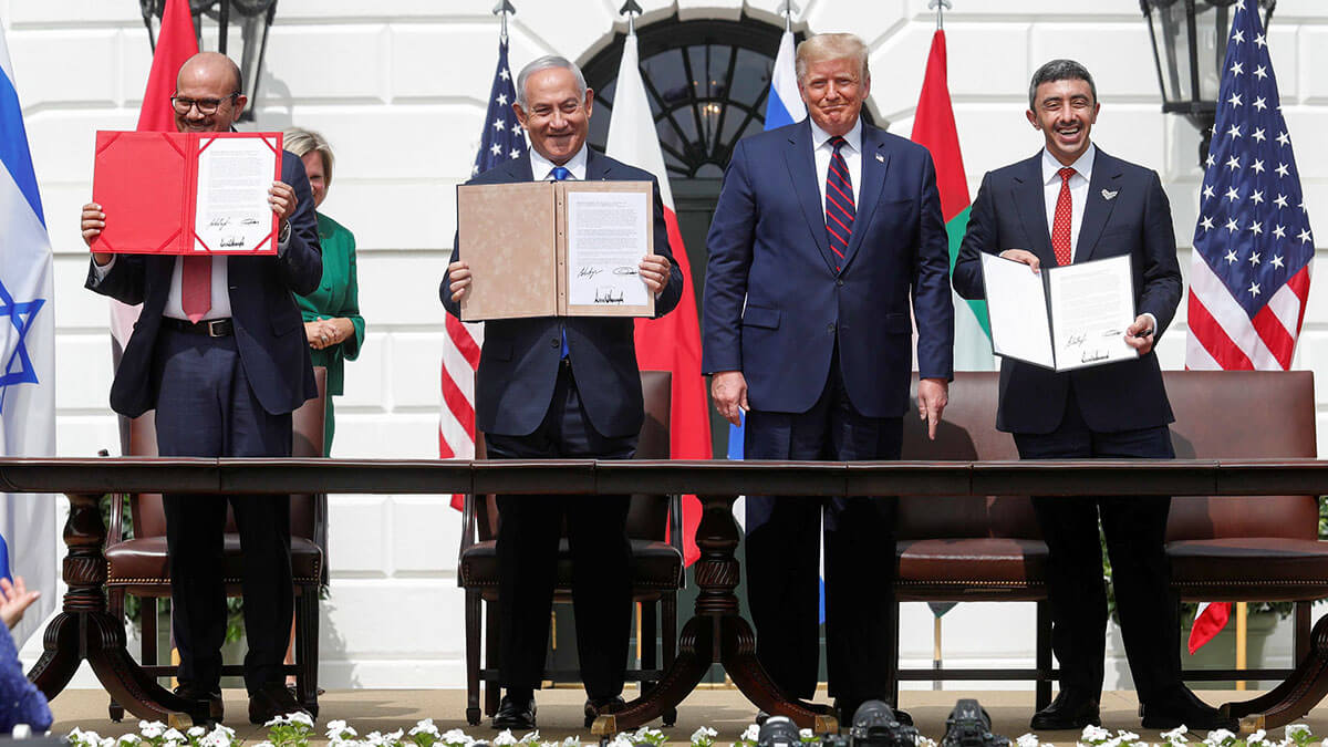 Ceremonia de firma de los Acuerdos de Abraham, normalizando las relaciones entre Israel y algunos de sus vecinos de Oriente Medio, en un realineamiento estratégico de los países de Oriente Medio contra Irán, en el Jardín Sur de la Casa Blanca en Washington, Estados Unidos, el 15 de septiembre de 2020 - REUTERS/ TOM BRENNER
