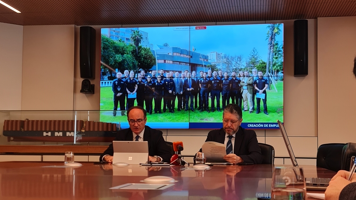 El presidente de la Autoridad Portuaria de la Bahía de Algeciras, Gerardo Landaluce (izqda.) y el director general, José Luis Hormaechea, durante la rueda de prensa de presentación de los resultados de 2024 - PHOTO/Puerto de Algeciras