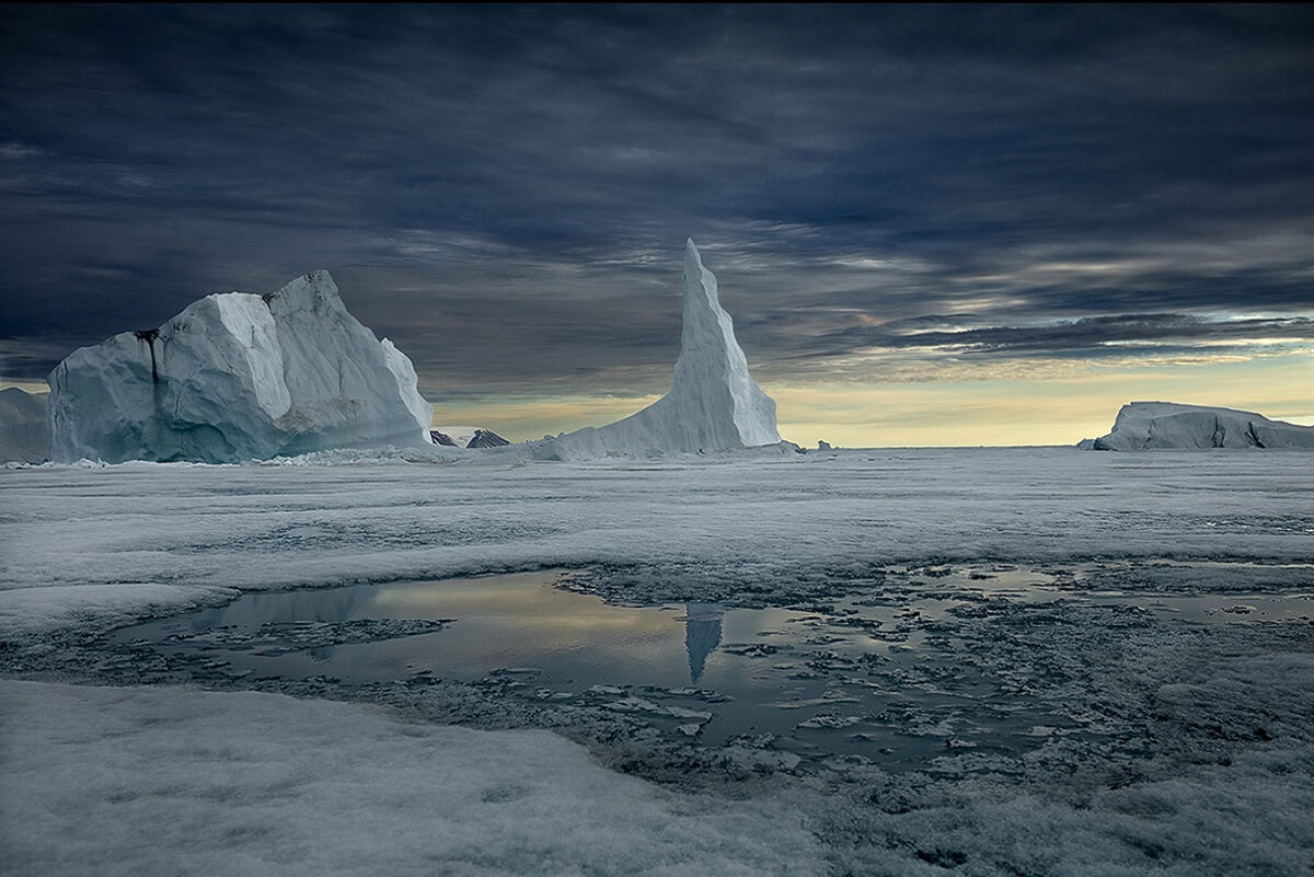Una foto de Sebastian Copeland, titulada El Amanecer de los Tiempos - PHOTO/EMIRATOS