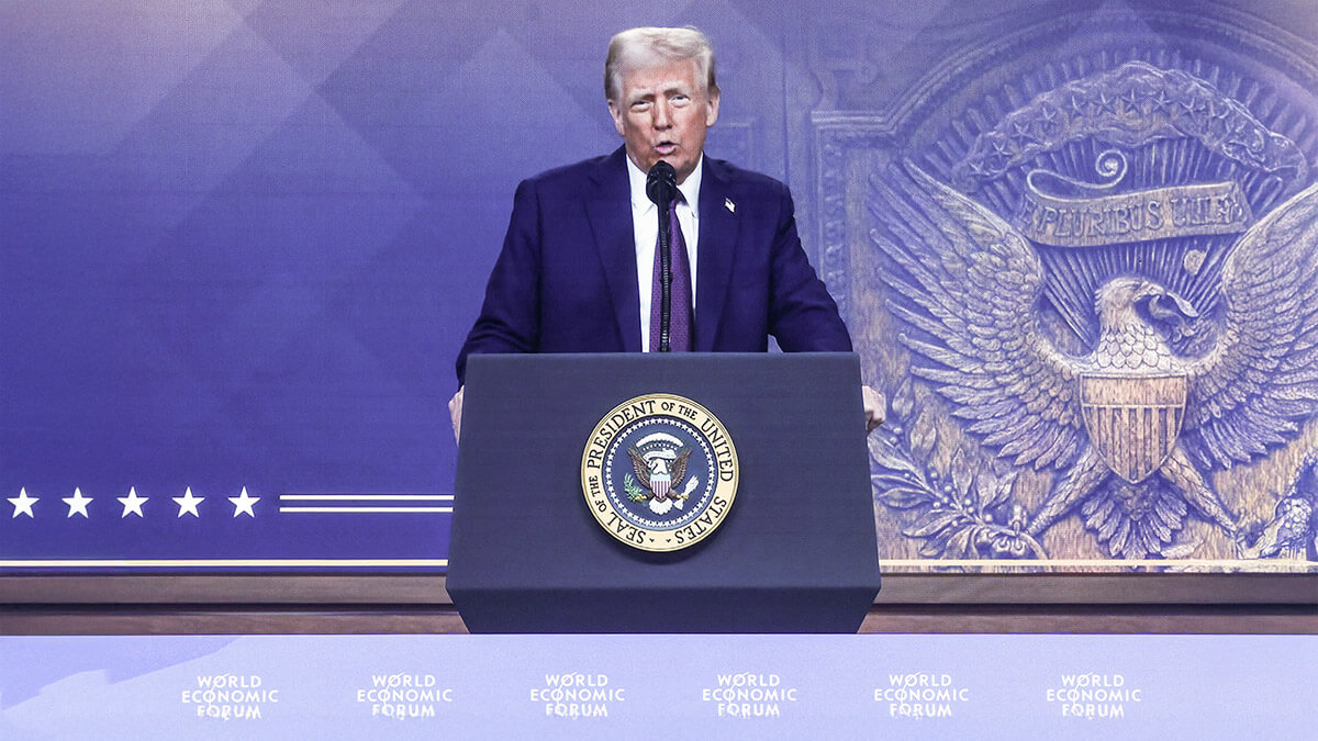 <p> El presidente de Estados Unidos, Donald Trump, pronuncia un discurso especial de forma remota durante la 55ª reunión anual del Foro Económico Mundial (WEF) en Davos, Suiza, el 23 de enero de 2025 - REUTERS/YVES HERMAN</p>