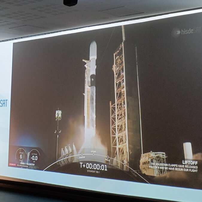 Tal y como estaba programado, el Falcón 9 levanta el vuelo a las 02:34 de la madrugada, hora peninsular española, desde el complejo de lanzamiento LC-39A del Centro Espacial Kennedy de Florida - PHOTO/JPons