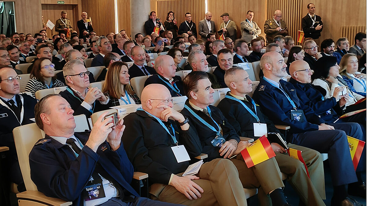 Los numerosos invitados han presenciado desde dos grandes auditorios la retransmisión en directo del lanzamiento desde el Centro de Control y Operación de Satélites de Hoyo de Manzanares, a 37 kilómetros de Madrid - PHOTO/JPons