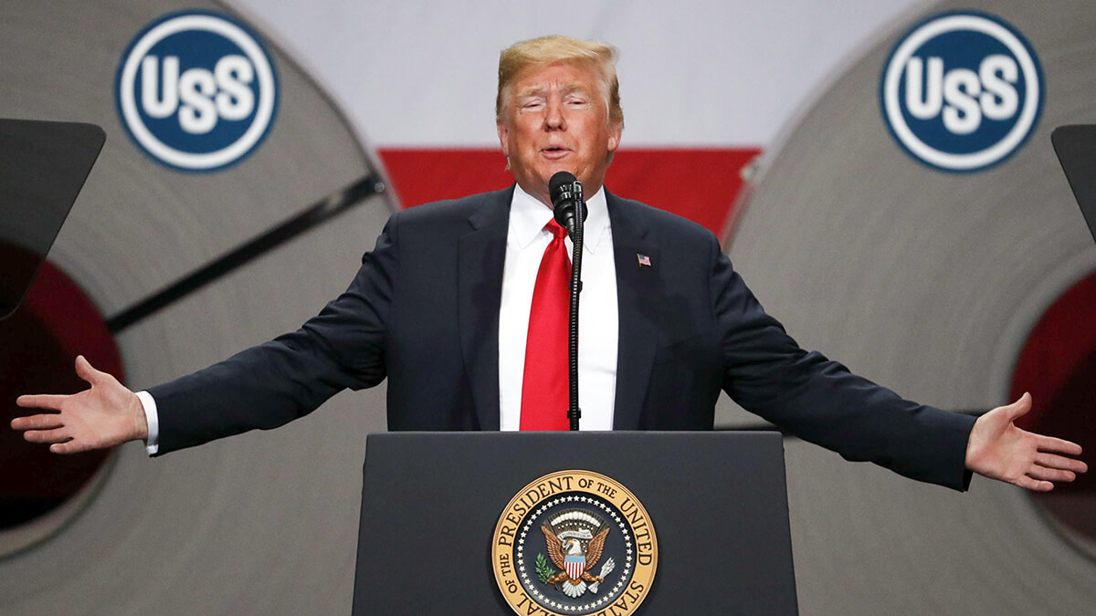 Fotografia de archivo, el presidente Donald Trump habla en la planta de acero United States Steel Granite City Works en Granite City, Illinois el 26 de julio de 2018 - AP/ JEFF ROBERSON