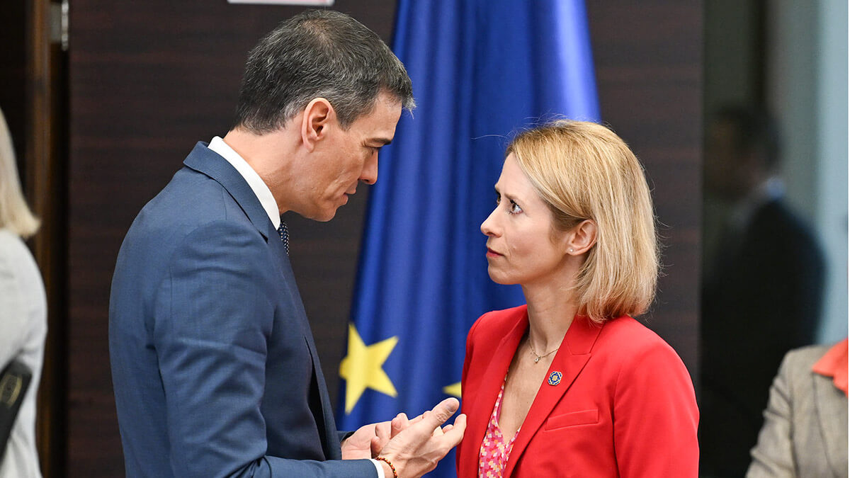 El presidente Sánchez conversa el 3 de febrero en Bruselas con la alta representante de la Política Exterior y de Seguridad de la Unión, la ex primera ministra de Estonia Kaja Kallas - PHOTO/Pool Moncloa-Borja Puig de la Bellacasa