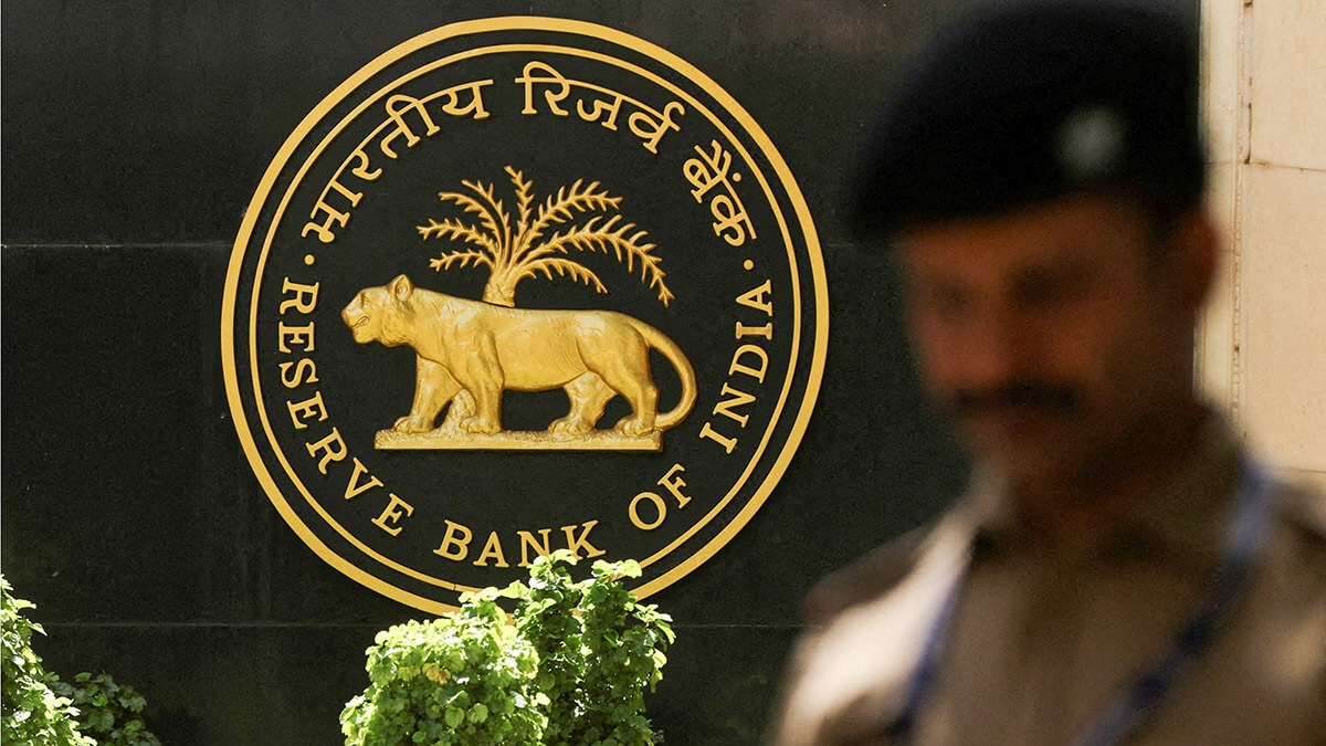 Logotipo del Banco de la Reserva de la India (RBI) dentro de su sede en Mumbai, India - REUTERS/FRANCIS MASCARENHAS