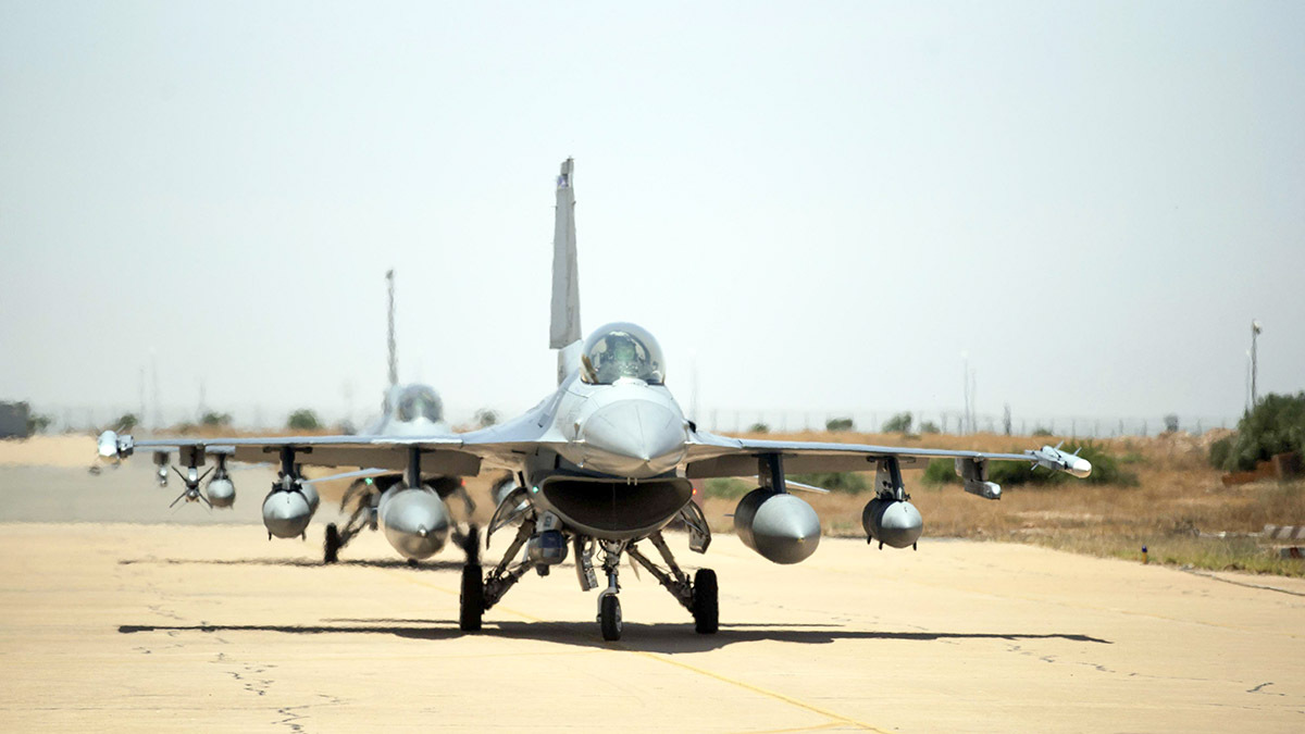 Aviones de combate estadounidenses F16 aterrizan en una base aérea para el ejercicio militar African Lion, en Ben Guerir, Marruecos - AP/MOSAAB ELSHAMY